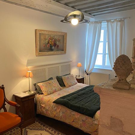 Le Pigeonnier De Saint-Loup Bed And Breakfast Saint-Loup-de-Varennes Exterior foto