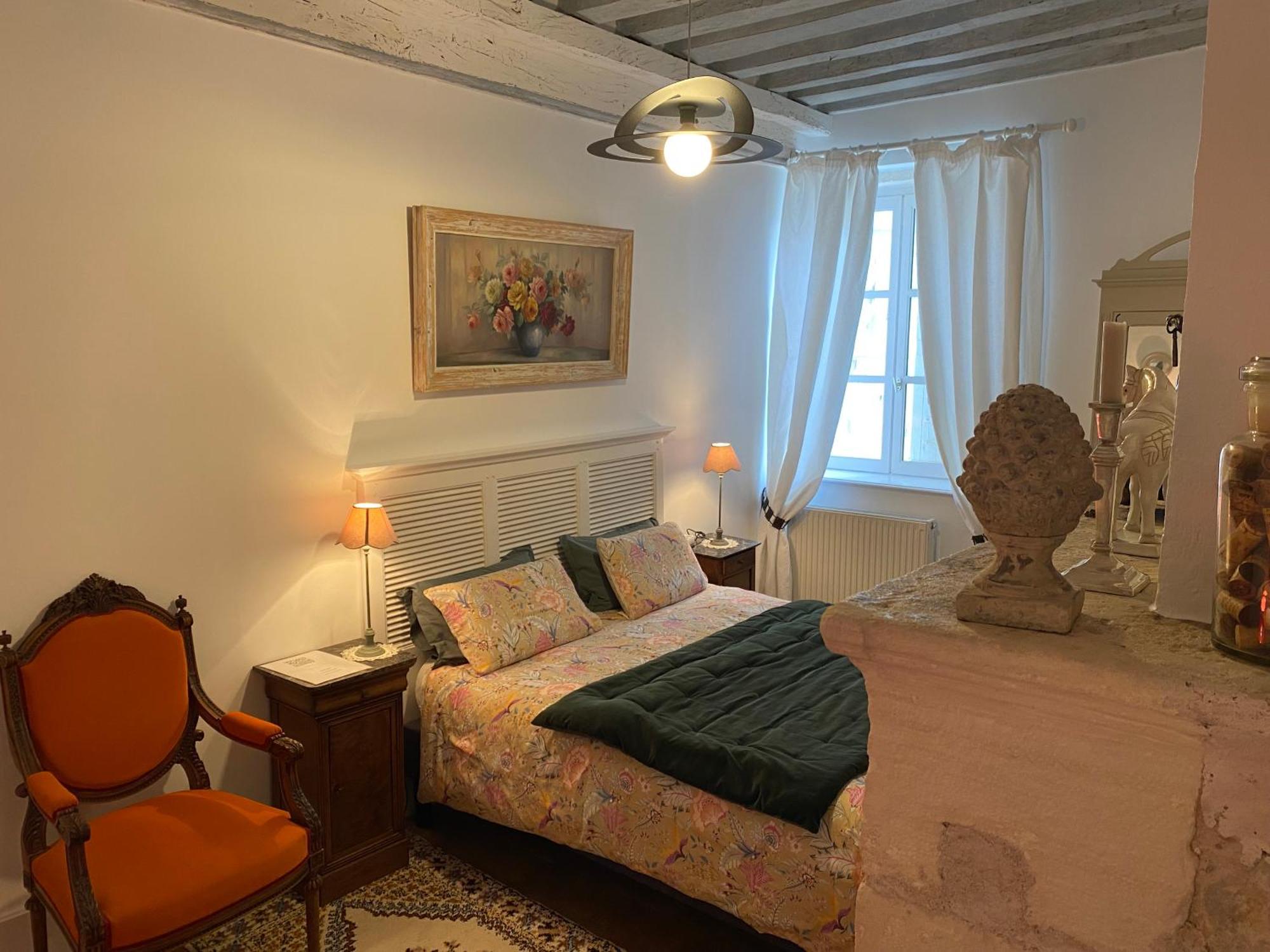 Le Pigeonnier De Saint-Loup Bed And Breakfast Saint-Loup-de-Varennes Exterior foto